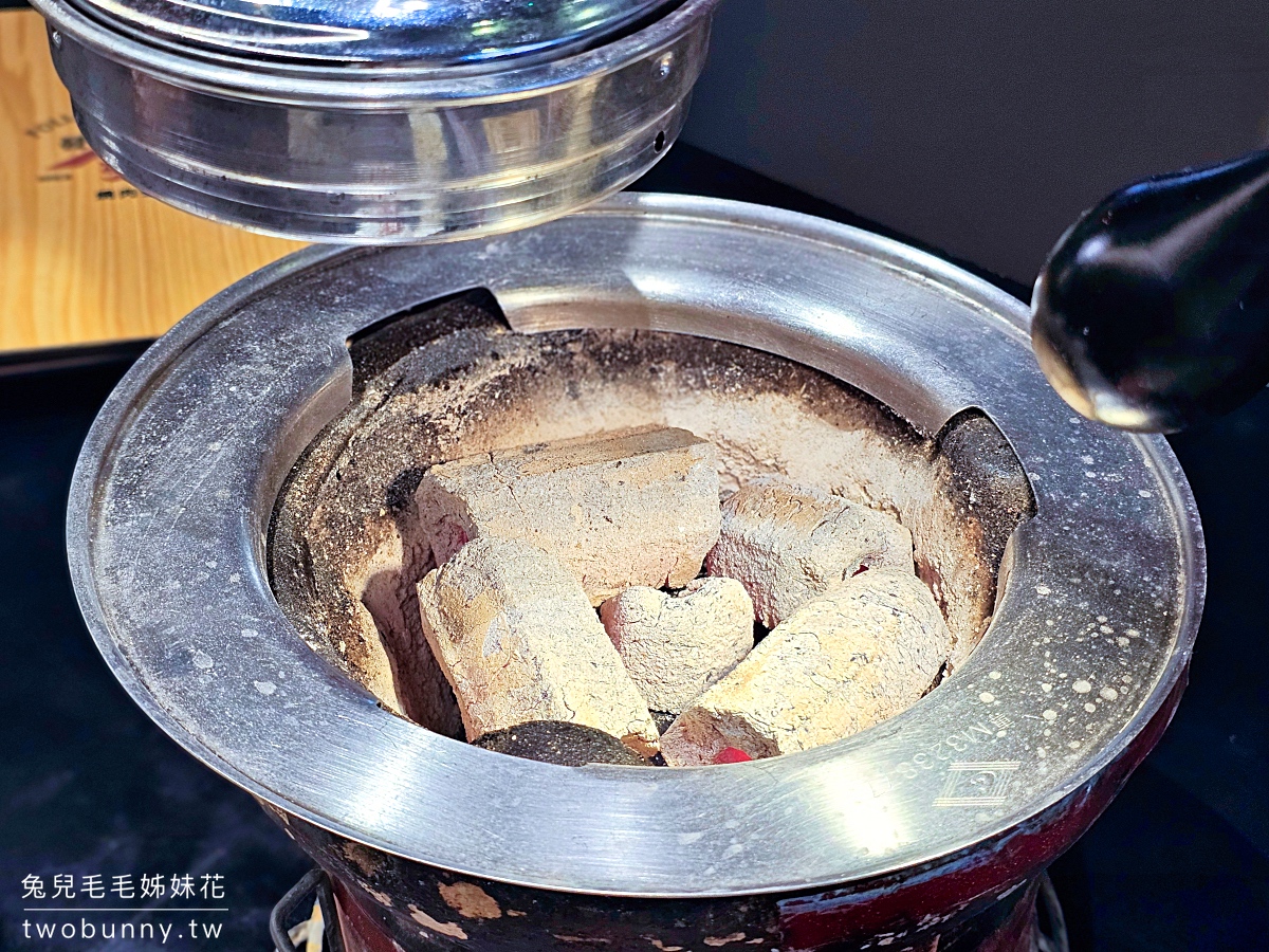 發肉燒肉餐酒 敦化一店｜台北燒肉～捷運小巨蛋站桌邊代烤和牛燒肉，適合約會慶生 @兔兒毛毛姊妹花