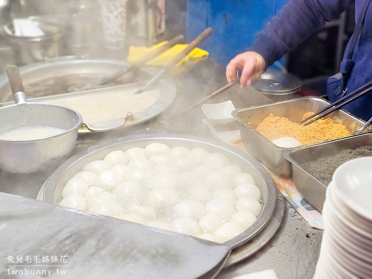 魏祥記純糖麻糬｜延三夜市必吃古早味甜品～白胖軟Q燒麻糬、冰火交融燒麻糬冰 @兔兒毛毛姊妹花