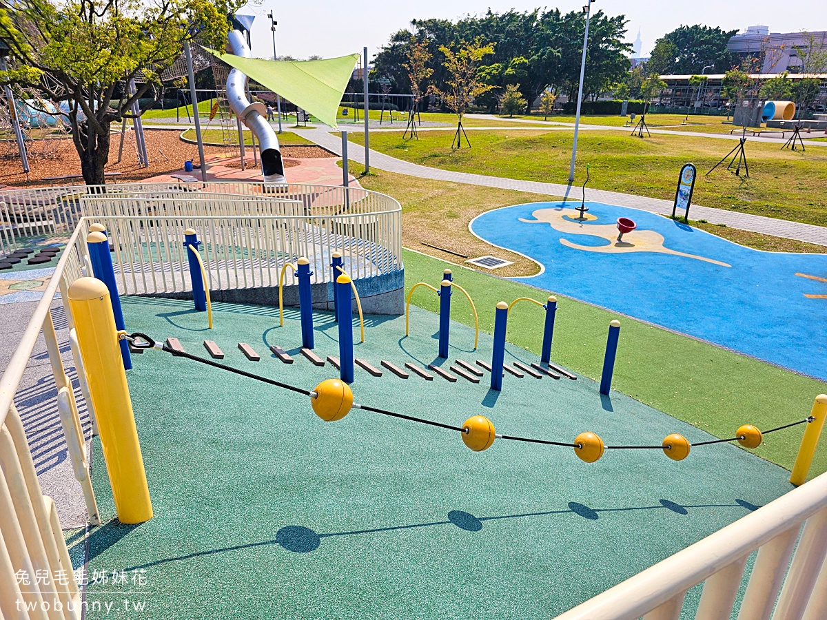 新生公園地球旅行遊戲場｜台北特色公園高難度攀爬雙塔溜滑梯，玩設施還能看飛機 @兔兒毛毛姊妹花