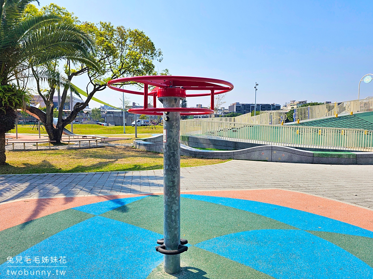 新生公園地球旅行遊戲場｜台北特色公園高難度攀爬雙塔溜滑梯，玩設施還能看飛機 @兔兒毛毛姊妹花