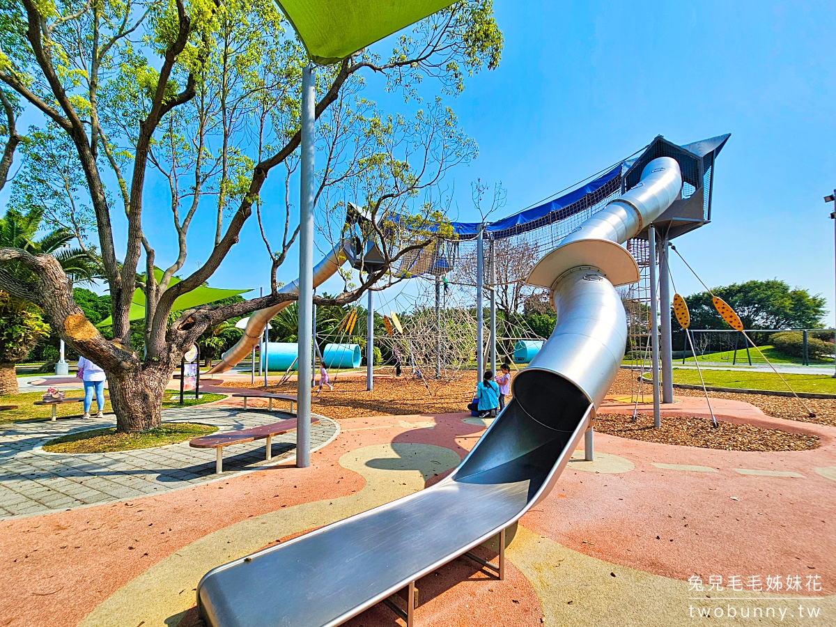 新生公園地球旅行遊戲場｜台北特色公園高難度攀爬雙塔溜滑梯，玩設施還能看飛機 @兔兒毛毛姊妹花