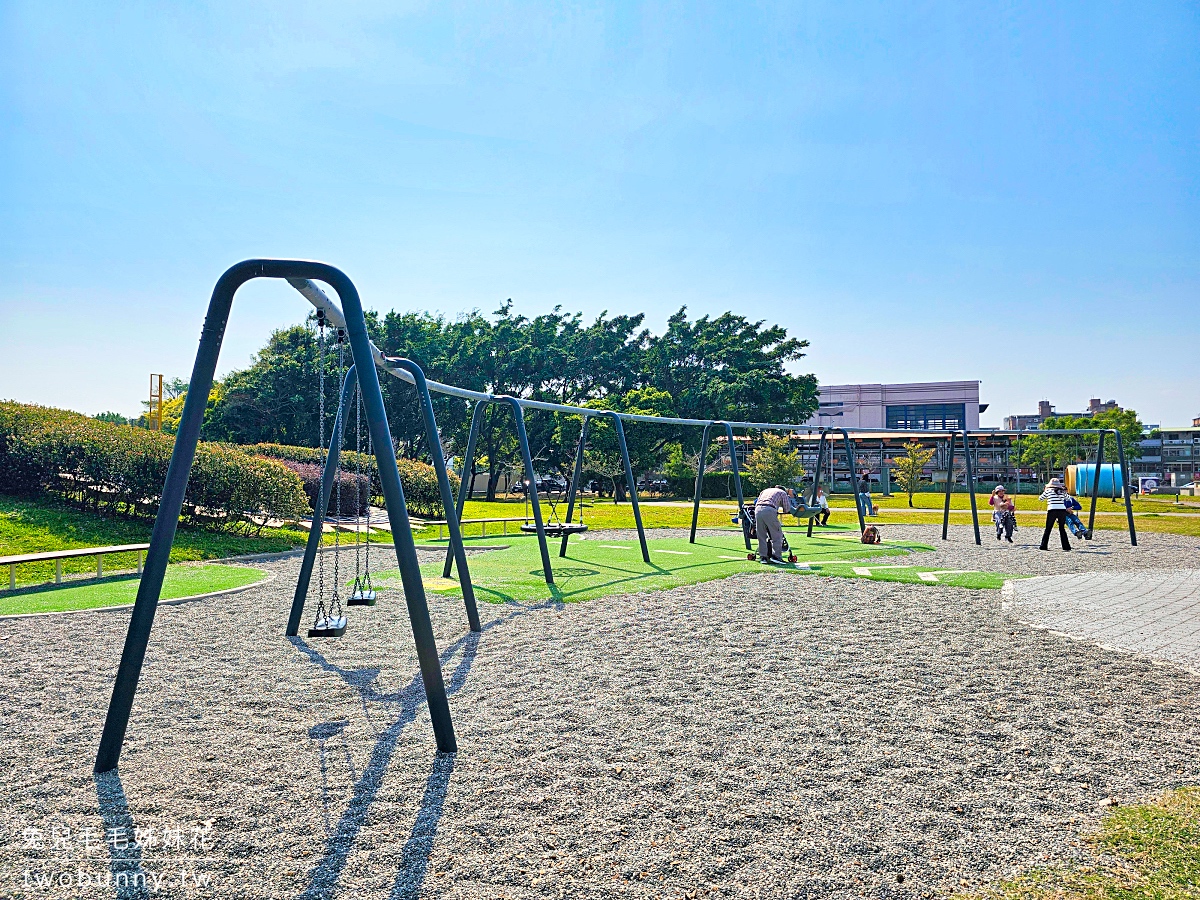 新生公園地球旅行遊戲場｜台北特色公園高難度攀爬雙塔溜滑梯，玩設施還能看飛機 @兔兒毛毛姊妹花