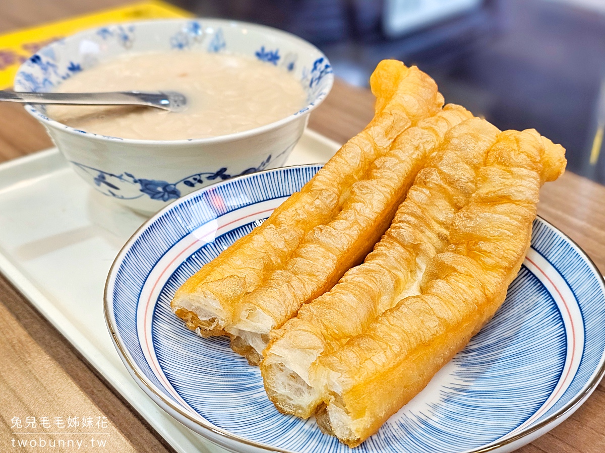 新營豆花｜大橋頭延三夜市連周杰倫、五月天都愛的豆花店，焦香豆花配杏仁茶一絕 @兔兒毛毛姊妹花