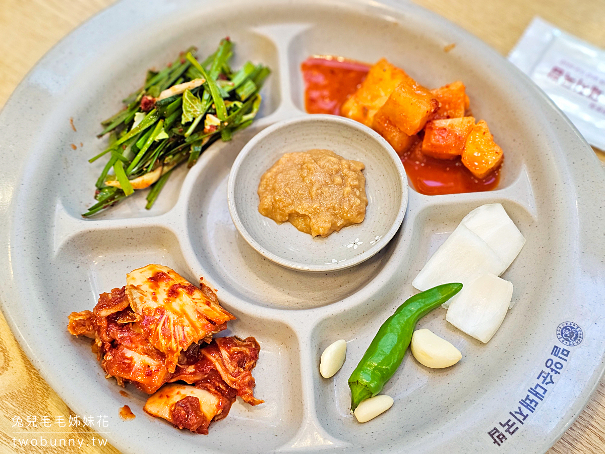 密陽血腸豬肉湯飯｜釜山必吃美食 24 小時湯飯名店｜밀양순대돼지국밥 中文菜單 @兔兒毛毛姊妹花