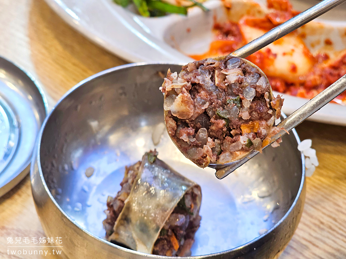 密陽血腸豬肉湯飯｜釜山必吃美食 24 小時湯飯名店｜밀양순대돼지국밥 中文菜單 @兔兒毛毛姊妹花