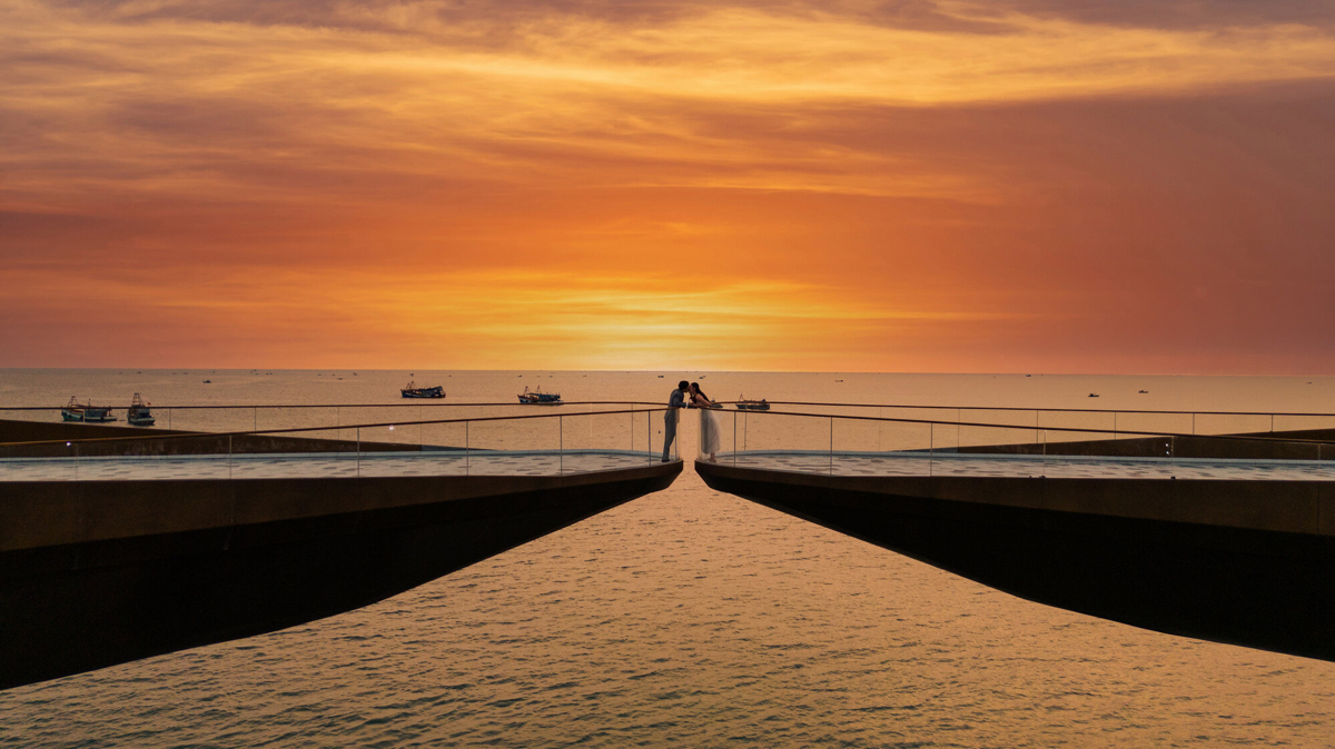 地中海小鎮親吻橋 Kiss Bridge｜富國島最夢幻夕陽美景，愛情颶風水上極限運動表演 @兔兒毛毛姊妹花