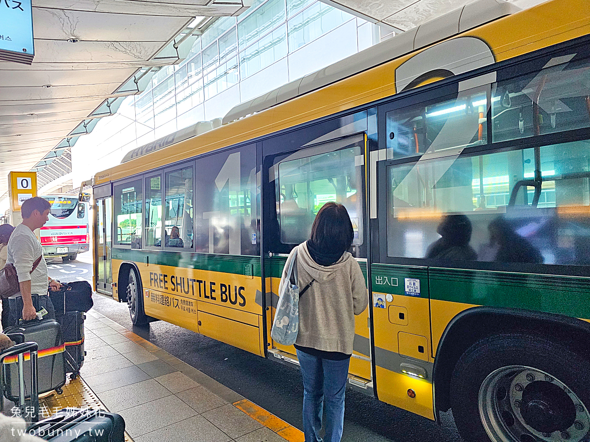 東京羽田機場二航廈伴手禮攻略｜免費接駁車直達，專櫃選擇超多還可以試吃 @兔兒毛毛姊妹花