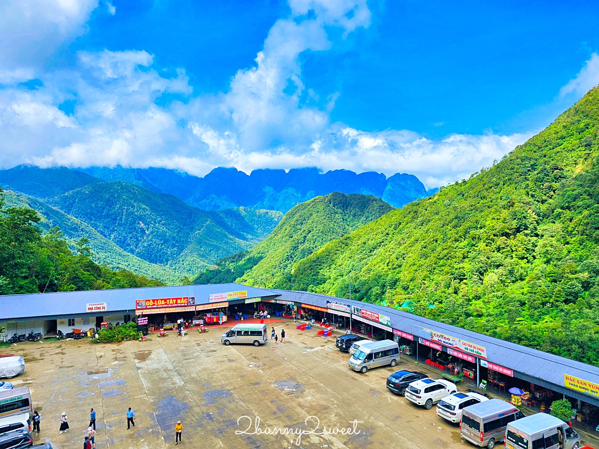 北越沙壩最新景點「龍雲玻璃天空步道」海拔2200米高山上的548公尺玻璃橋太壯觀 @兔兒毛毛姊妹花