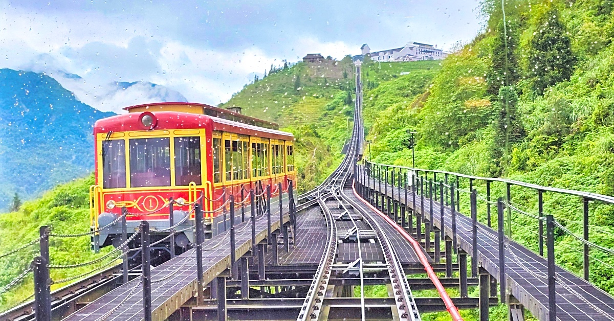 沙壩太陽世界番西邦傳奇｜搭乘芒花登山列車、番西邦傳奇纜車 20 分鐘輕鬆攻頂越南最高峰 @兔兒毛毛姊妹花