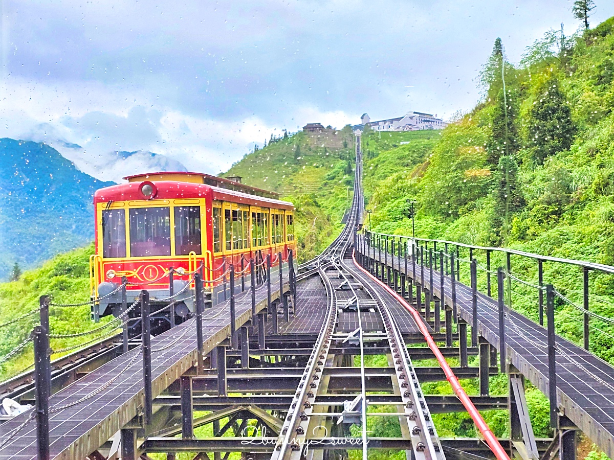 沙壩太陽世界番西邦傳奇｜搭乘芒花登山列車、番西邦傳奇纜車 20 分鐘輕鬆攻頂越南最高峰 @兔兒毛毛姊妹花