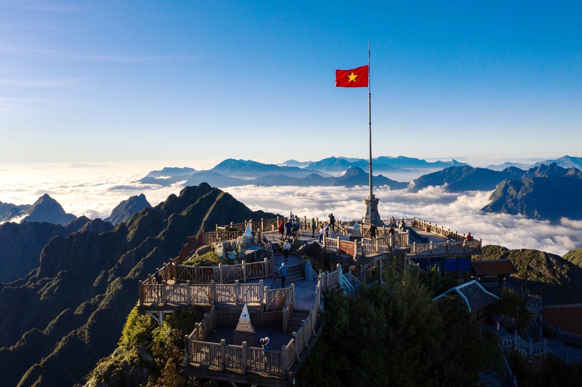 沙壩太陽世界番西邦傳奇｜搭乘芒花登山列車、番西邦傳奇纜車 20 分鐘輕鬆攻頂越南最高峰 @兔兒毛毛姊妹花