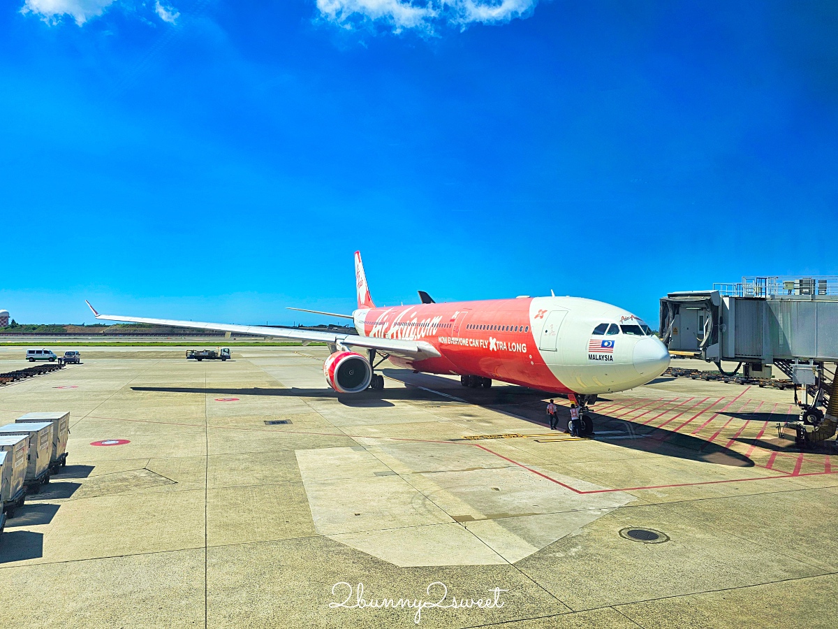 AirAsia X 378｜亞洲航空 D7378～ A330 台北直飛大阪飛行紀錄，亞航必吃餐點推薦 @兔兒毛毛姊妹花