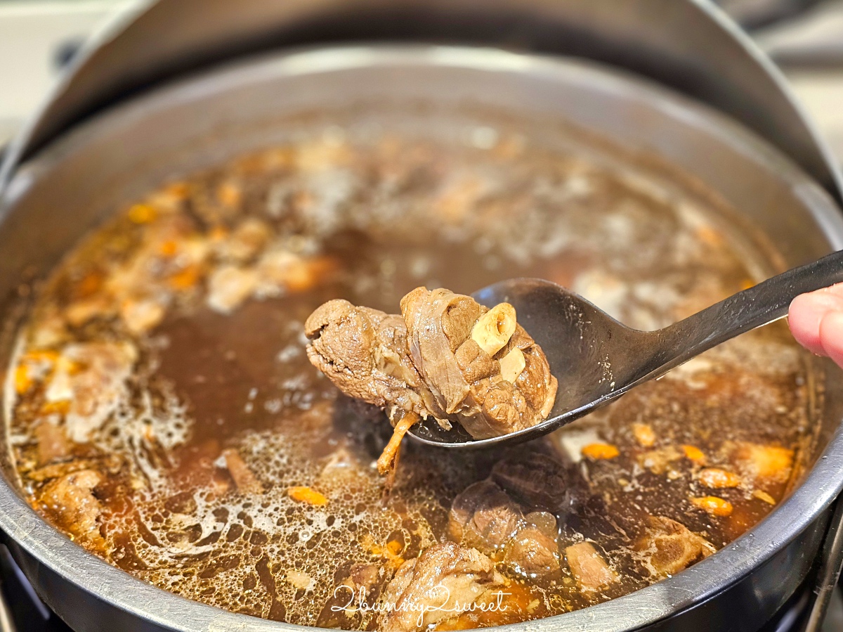 港龘港式飲茶歐式自助百匯｜林口長庚美食～腸粉、港點吃到飽只要500元還免收服務費 @兔兒毛毛姊妹花