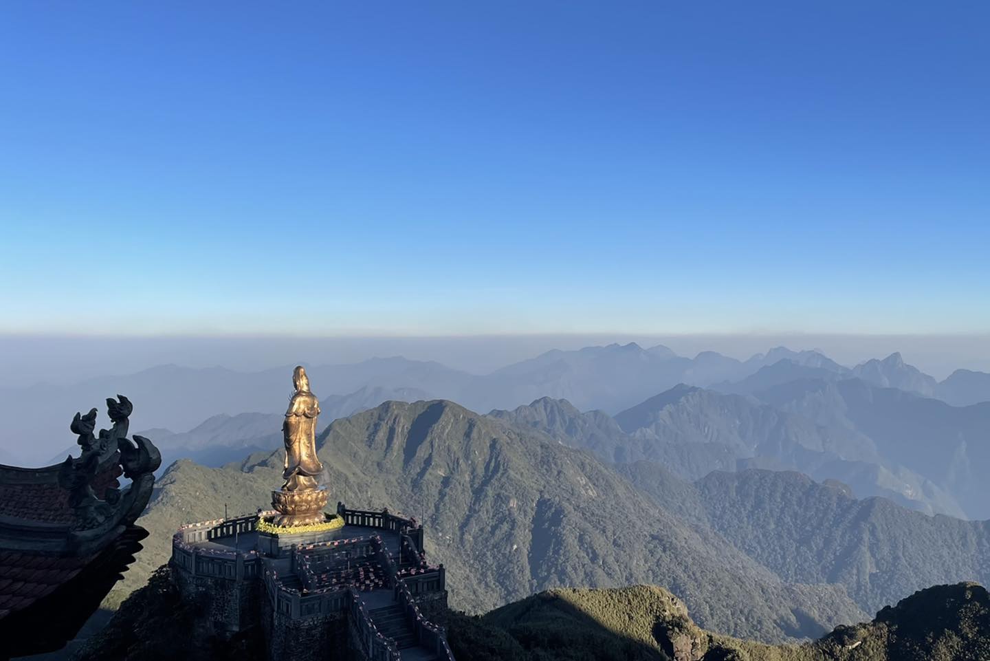 沙壩太陽世界番西邦傳奇｜搭乘芒花登山列車、番西邦傳奇纜車 20 分鐘輕鬆攻頂越南最高峰 @兔兒毛毛姊妹花