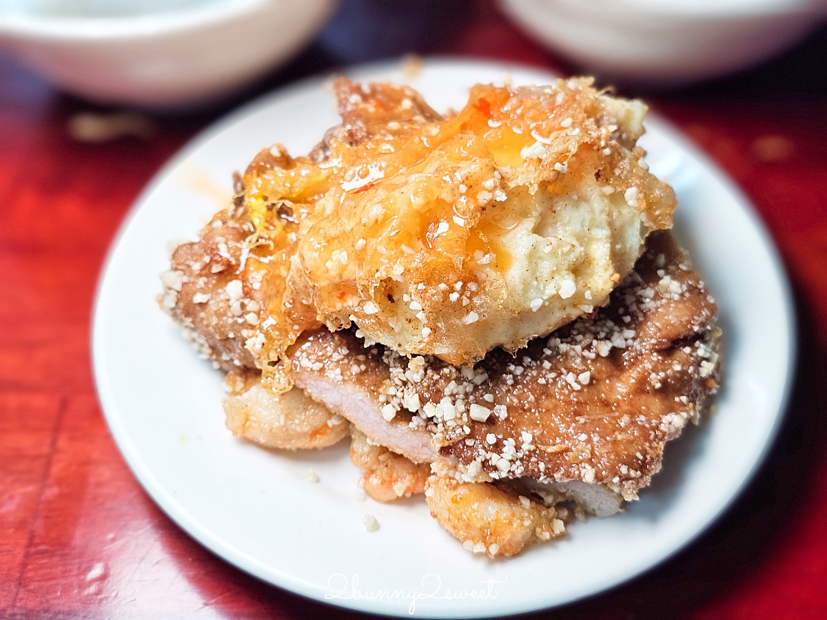 基隆美食「天天鮮排骨飯」孝三路藏身小巷的超人氣排隊排骨蝦仁飯，油香四溢超誘人 @兔兒毛毛姊妹花