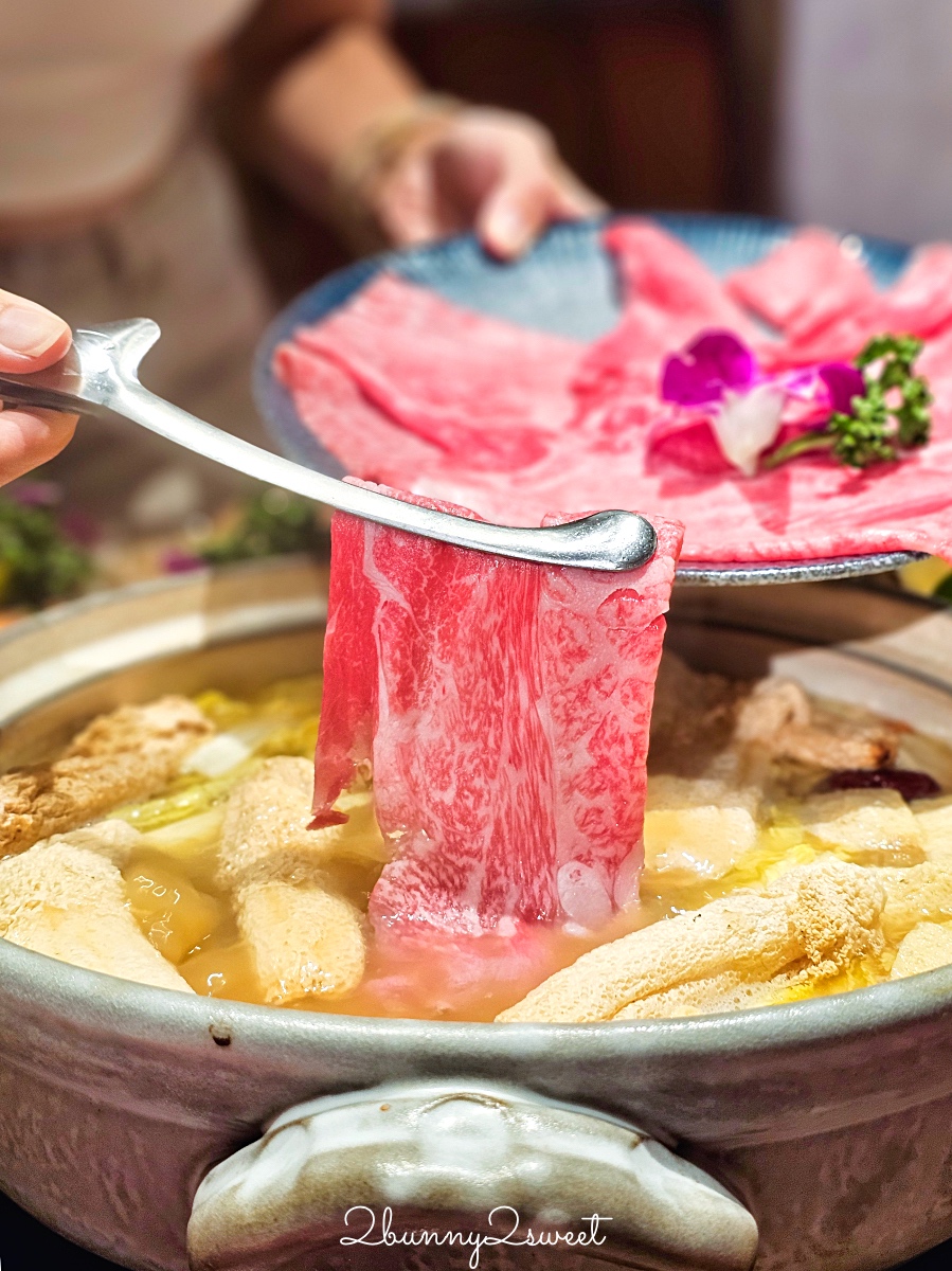 星曜雞湯｜LV等級台北最強雞湯火鍋，鮮香濃郁熬雞精涮海鮮和牛超正點～捷運中山站美食 @兔兒毛毛姊妹花