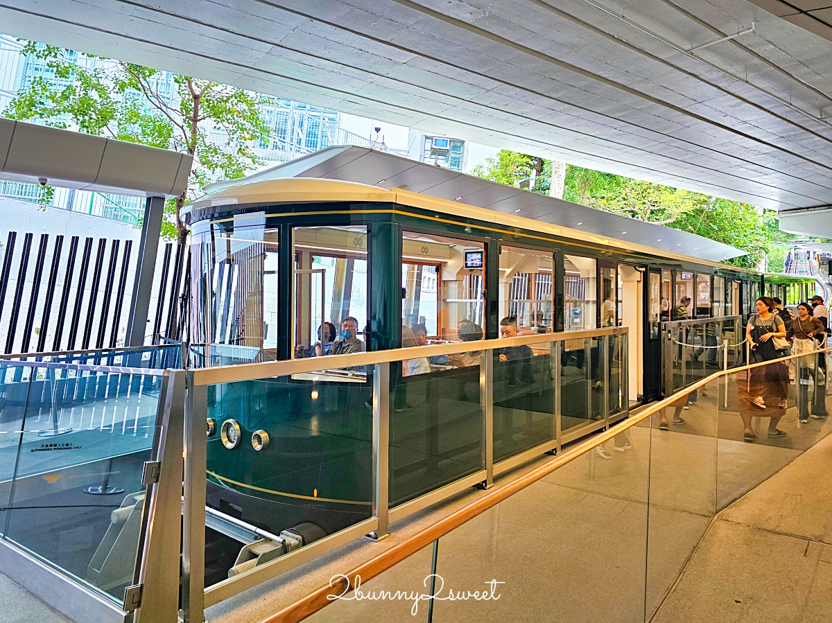 香港太平山這樣玩｜搭百年交通工具「山頂纜車」欣賞維多利亞港美景、逛杜莎夫人蠟像館 @兔兒毛毛姊妹花