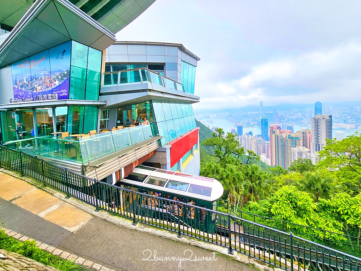 香港太平山這樣玩｜搭百年交通工具「山頂纜車」欣賞維多利亞港美景、逛杜莎夫人蠟像館 @兔兒毛毛姊妹花