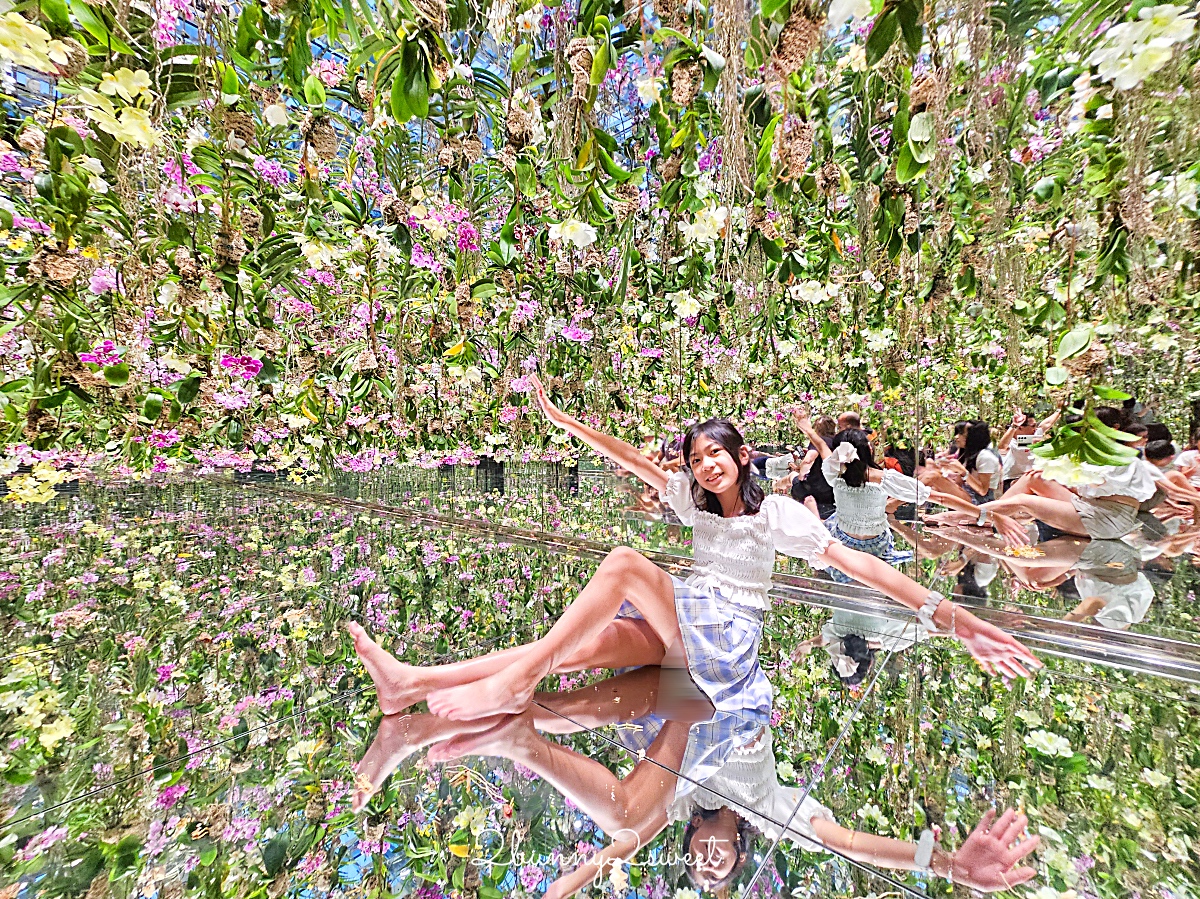 東京景點「豐洲 teamLab Planets」沈浸式光影美術館，水池中花叢裡拍夢幻美照｜teamLab穿搭建議 @兔兒毛毛姊妹花