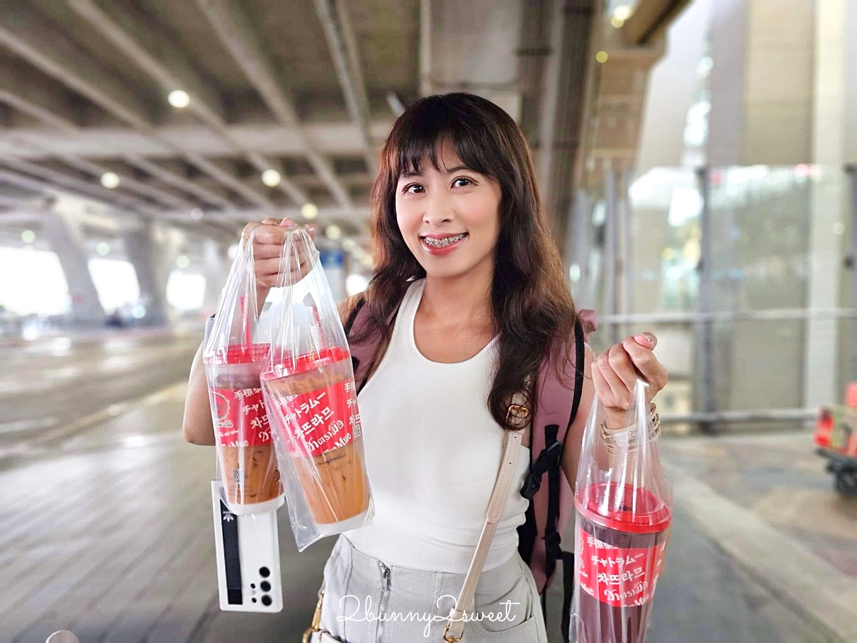 曼谷美食「ChaTraMue手標泰奶BKK機場分店」一下機、搭機前就能喝到泰國必喝泰奶、買伴手禮 @兔兒毛毛姊妹花