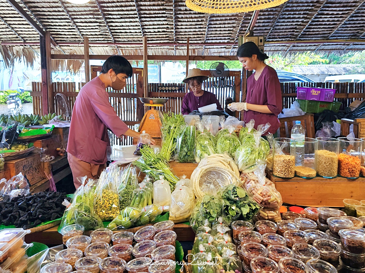 泰國大城景點「彎腰市集」歡樂有人情味的可愛市集，品嚐大城王朝宮廷甜點、在地小吃 @兔兒毛毛姊妹花