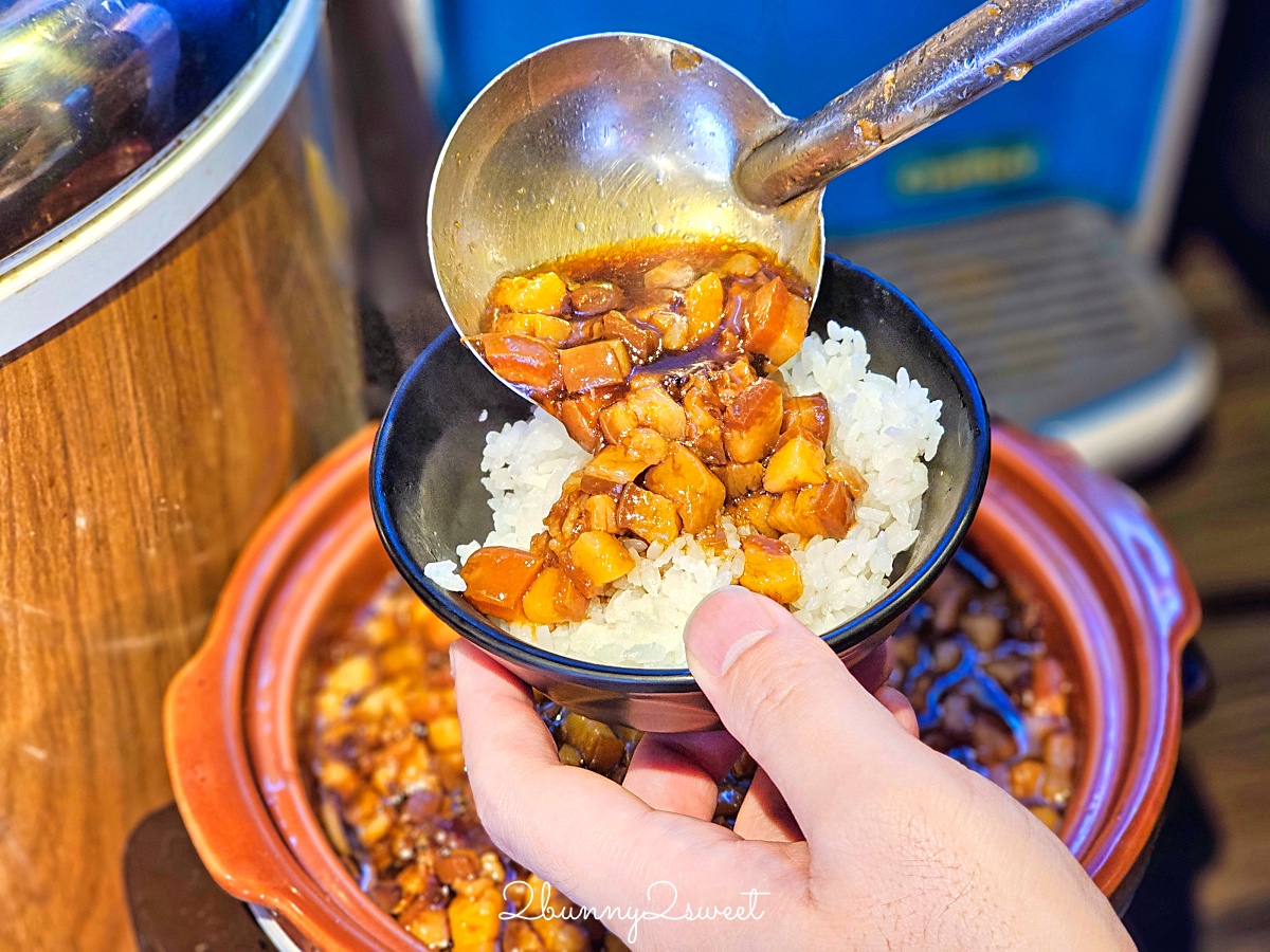 南港吃到飽「咕咕咕嚕日式昆布火鍋 | 韓式銅盤烤肉」299銅板烤肉吃到飽，還有店貓可以擼 @兔兒毛毛姊妹花