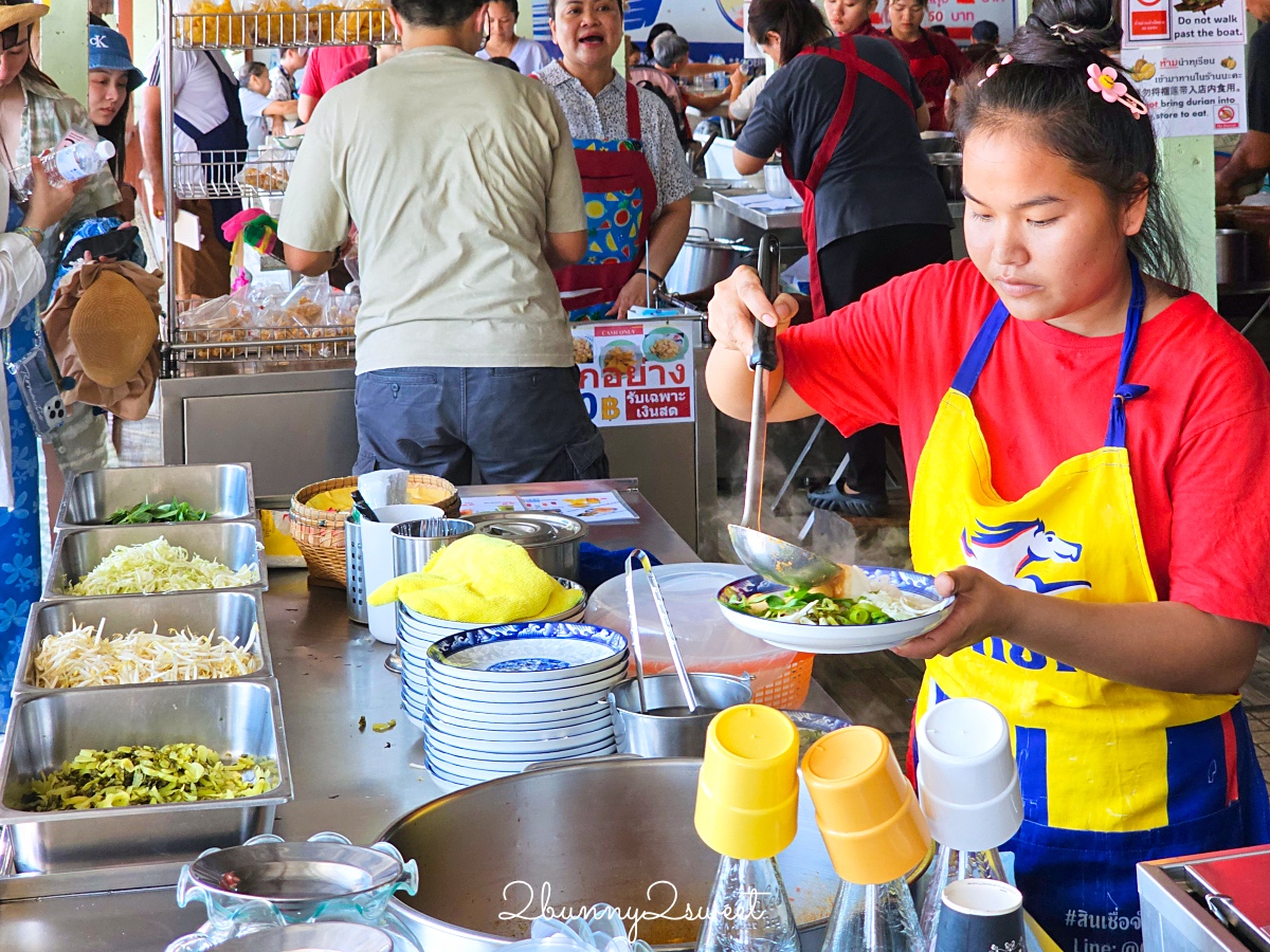 泰國大城米其林船麵「Pa Lek Boat Noodle」古蹟瑪哈泰寺排隊美食，一碗20元平價好吃 @兔兒毛毛姊妹花