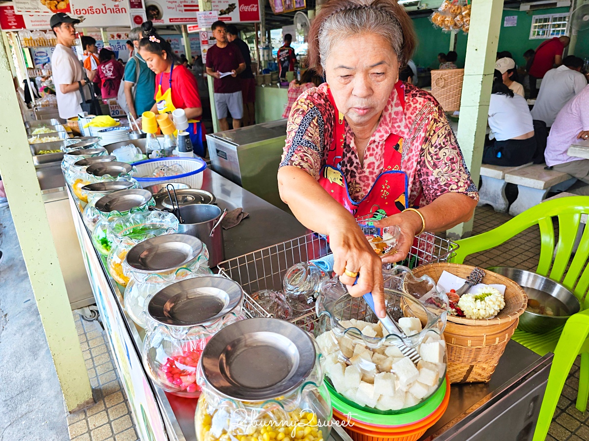 泰國大城米其林船麵「Pa Lek Boat Noodle」古蹟瑪哈泰寺排隊美食，一碗20元平價好吃 @兔兒毛毛姊妹花