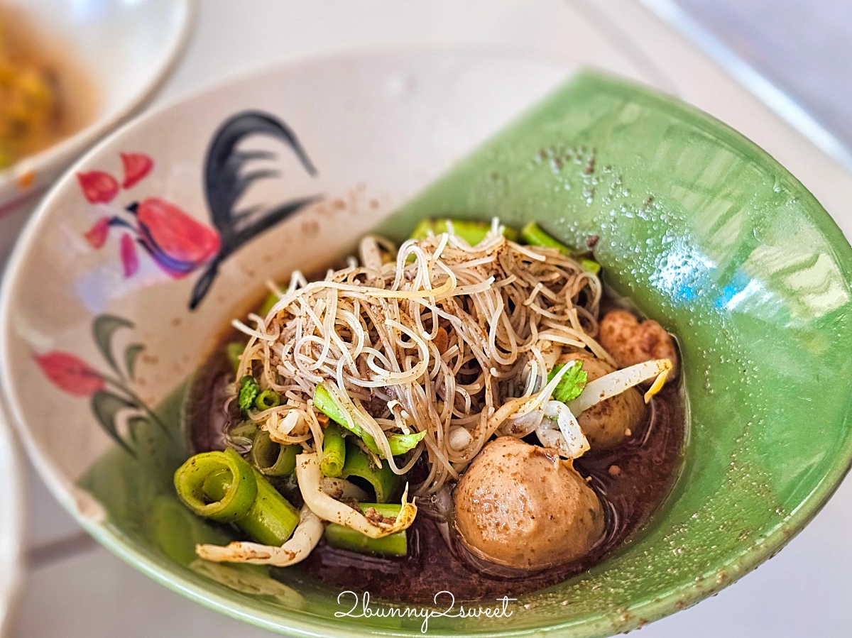 泰國大城米其林船麵「Pa Lek Boat Noodle」古蹟瑪哈泰寺排隊美食，一碗20元平價好吃 @兔兒毛毛姊妹花