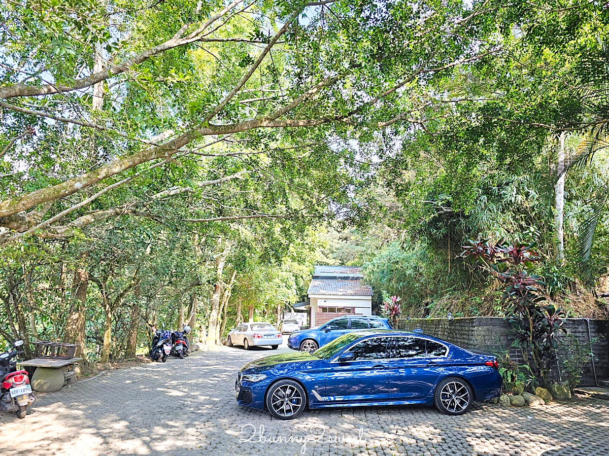 南投日月潭美食「山頂玻璃屋私房菜」魚池預約制無菜單料理，一人500元有魚有肉超澎湃 @兔兒毛毛姊妹花