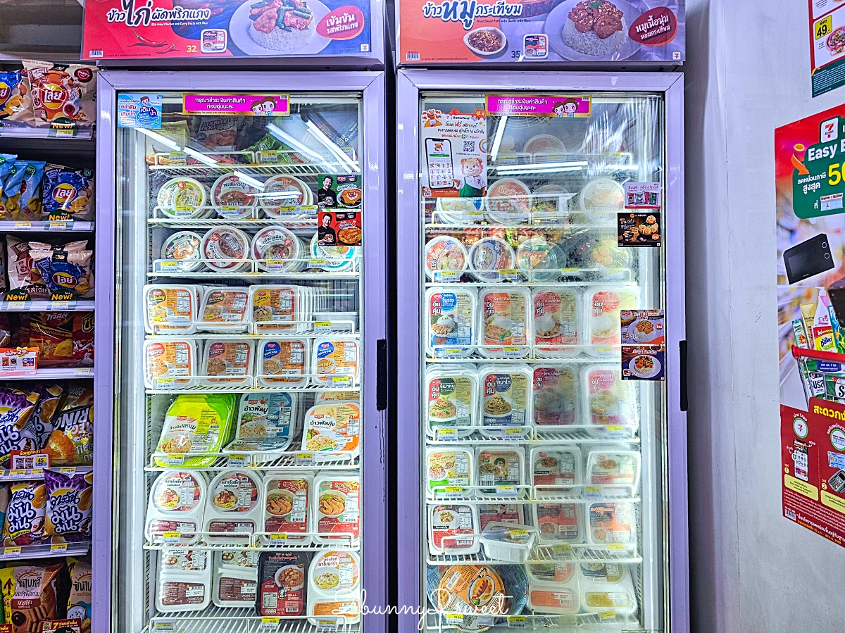 「泰國7-11必買」TOP18 推薦～熱壓吐司、微波便當、零食、飲料、藥妝、伴手禮太好買 @兔兒毛毛姊妹花