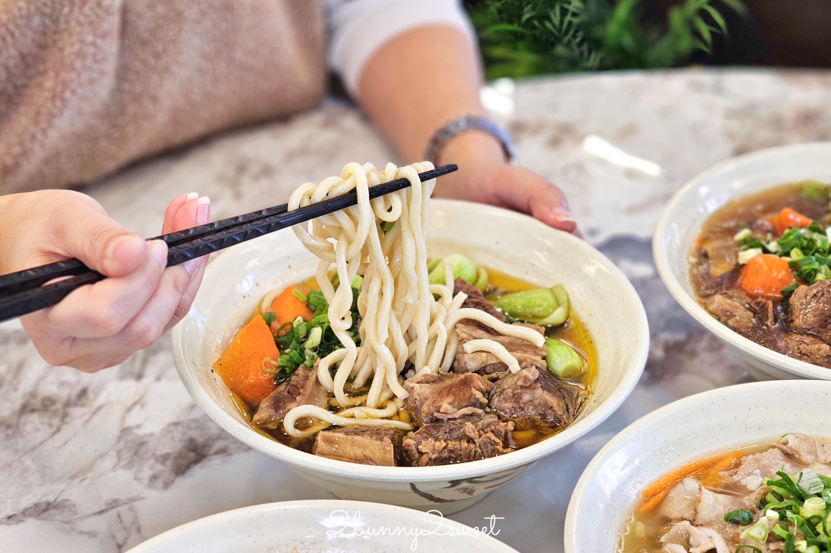 新竹美食「九添福牛肉麵館」新竹城隍廟必吃隱藏版大碗公牛肉麵，湯鮮肉多 CP 值好高 @兔兒毛毛姊妹花