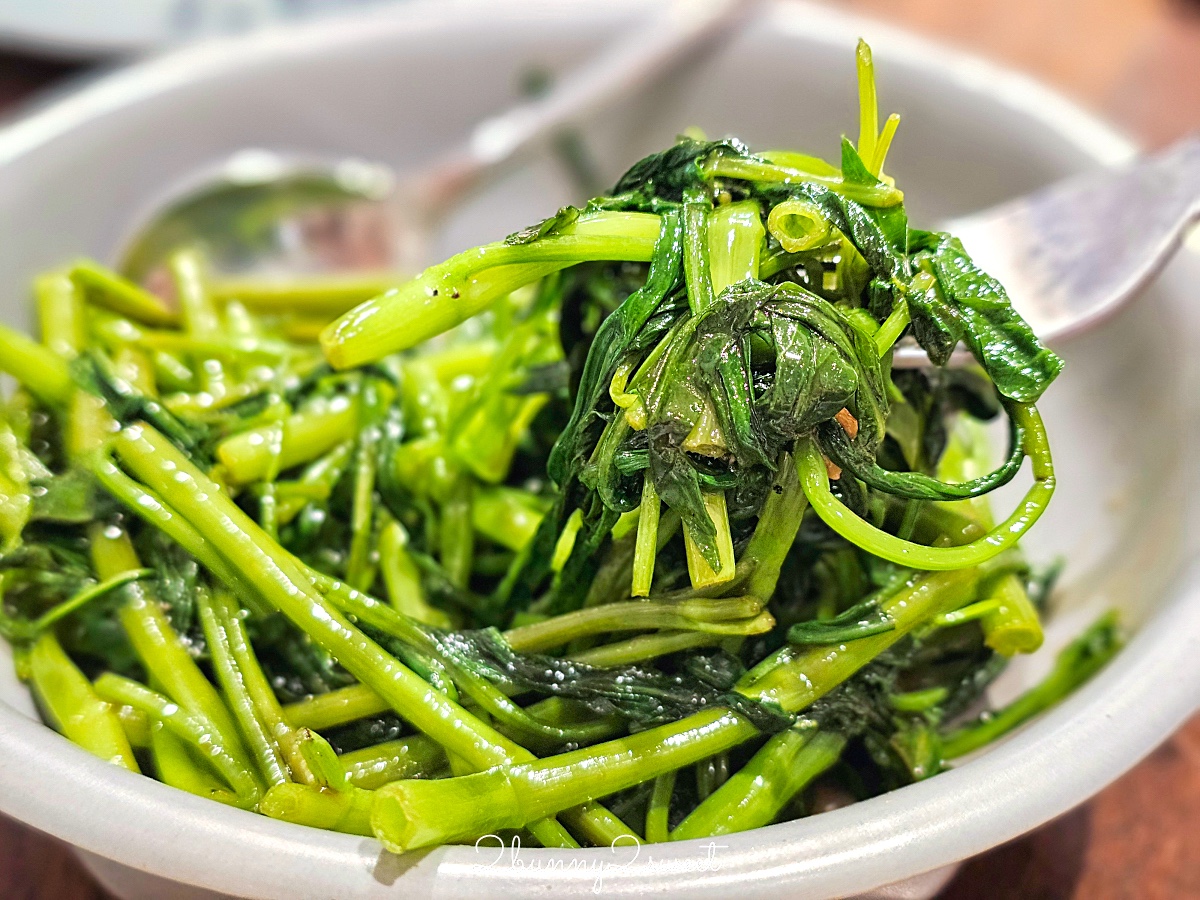 曼谷美食「Kub Kao&#8217; Kub Pla」泰式料理排隊名店，BTS Chit Lom 奇隆站 Central World 美食 @兔兒毛毛姊妹花