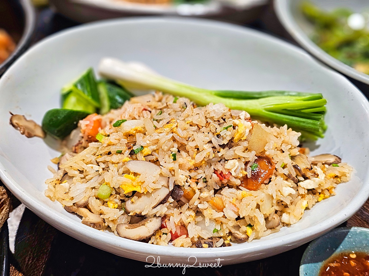 曼谷美食「Kub Kao&#8217; Kub Pla」泰式料理排隊名店，BTS Chit Lom 奇隆站 Central World 美食 @兔兒毛毛姊妹花