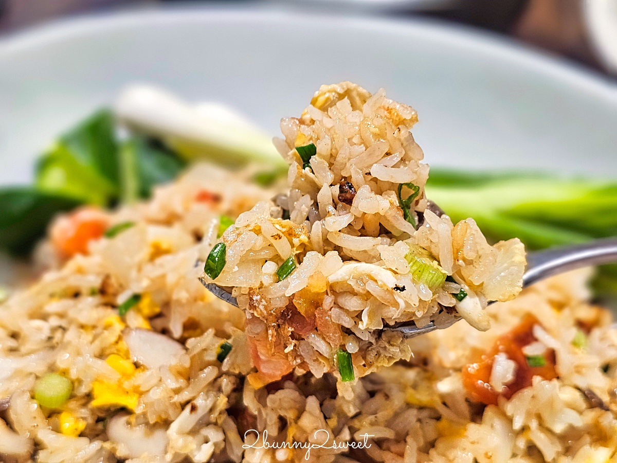 曼谷美食「Kub Kao&#8217; Kub Pla」泰式料理排隊名店，BTS Chit Lom 奇隆站 Central World 美食 @兔兒毛毛姊妹花