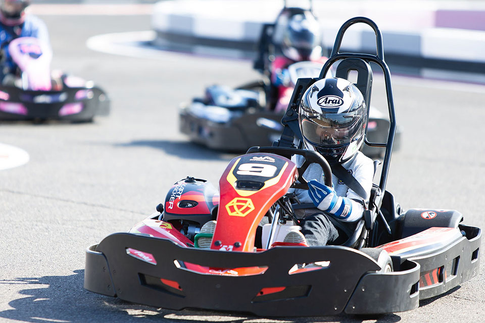 日本三重「鈴鹿賽車場樂園」小五就能在F1賽道上開車!! 什麼都能開的駕訓遊樂園太好玩 @兔兒毛毛姊妹花