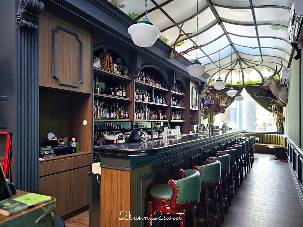 台南景點「仰角舶物民權店」彷彿博物館驚魂夜的標本博物館，長頸鹿就在眼前太震撼 @兔兒毛毛姊妹花