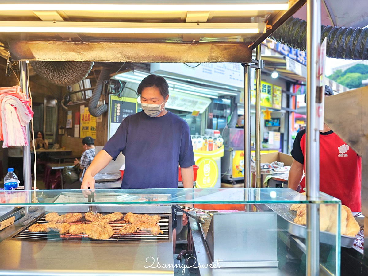 士林夜市美食推薦｜家鄉碳烤雞排士林店：炭香濃郁、獨門醬汁超涮嘴，劍潭站必吃排隊美食 @兔兒毛毛姊妹花