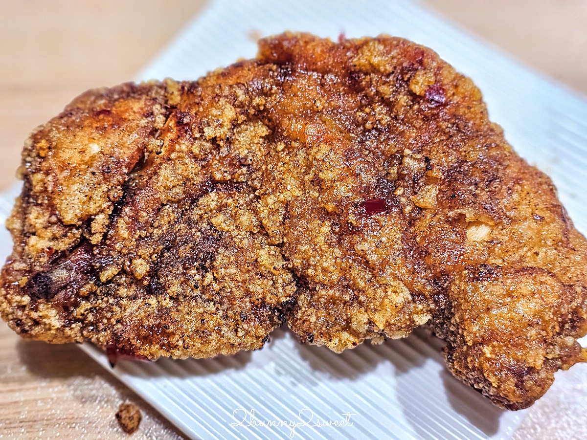 士林夜市美食推薦｜家鄉碳烤雞排士林店：炭香濃郁、獨門醬汁超涮嘴，劍潭站必吃排隊美食 @兔兒毛毛姊妹花