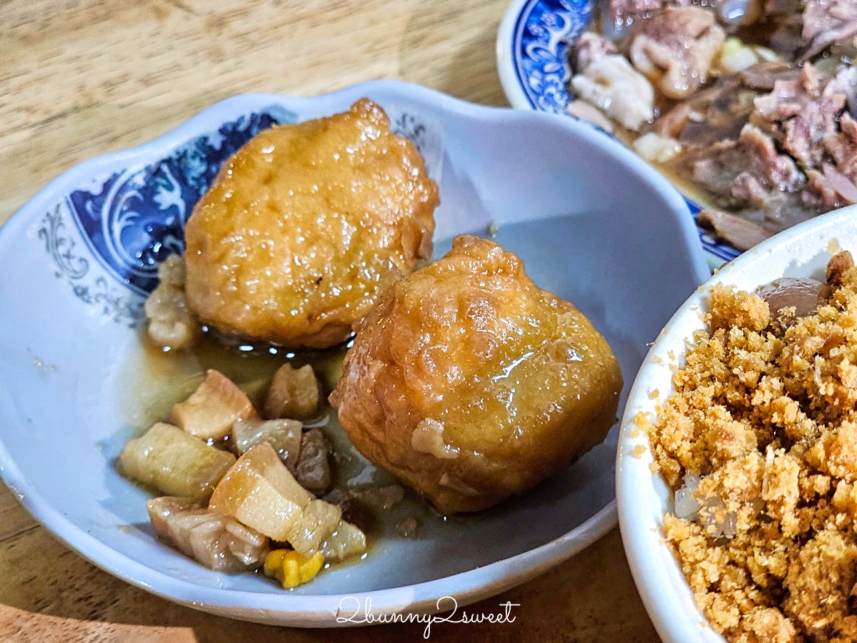 台南美食「黃家鱔魚意麵」國華街永樂市場必吃，排隊排翻也要吃100元鱔魚意麵 @兔兒毛毛姊妹花