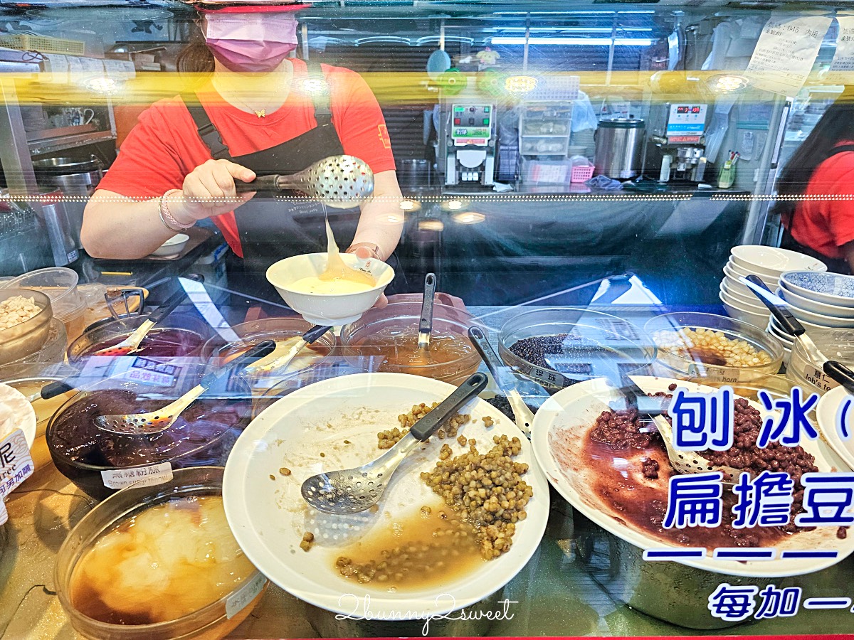 台南景點「修安扁擔豆花」國華街永樂市場美食，CNN報導台南必吃小吃 @兔兒毛毛姊妹花