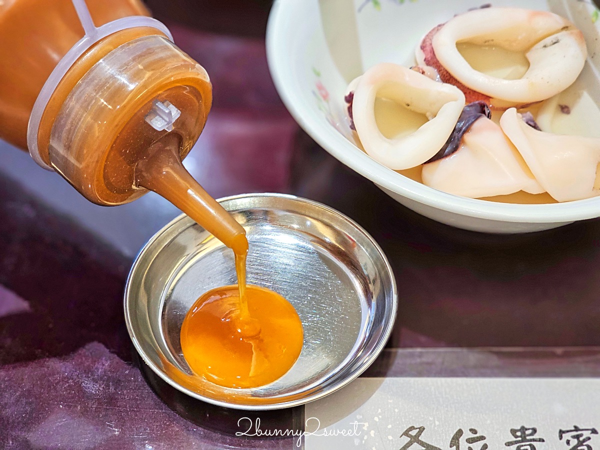 台南美食「邱家小卷米粉」國華街超人氣排隊小吃，小卷嫩湯頭鮮超好吃 @兔兒毛毛姊妹花