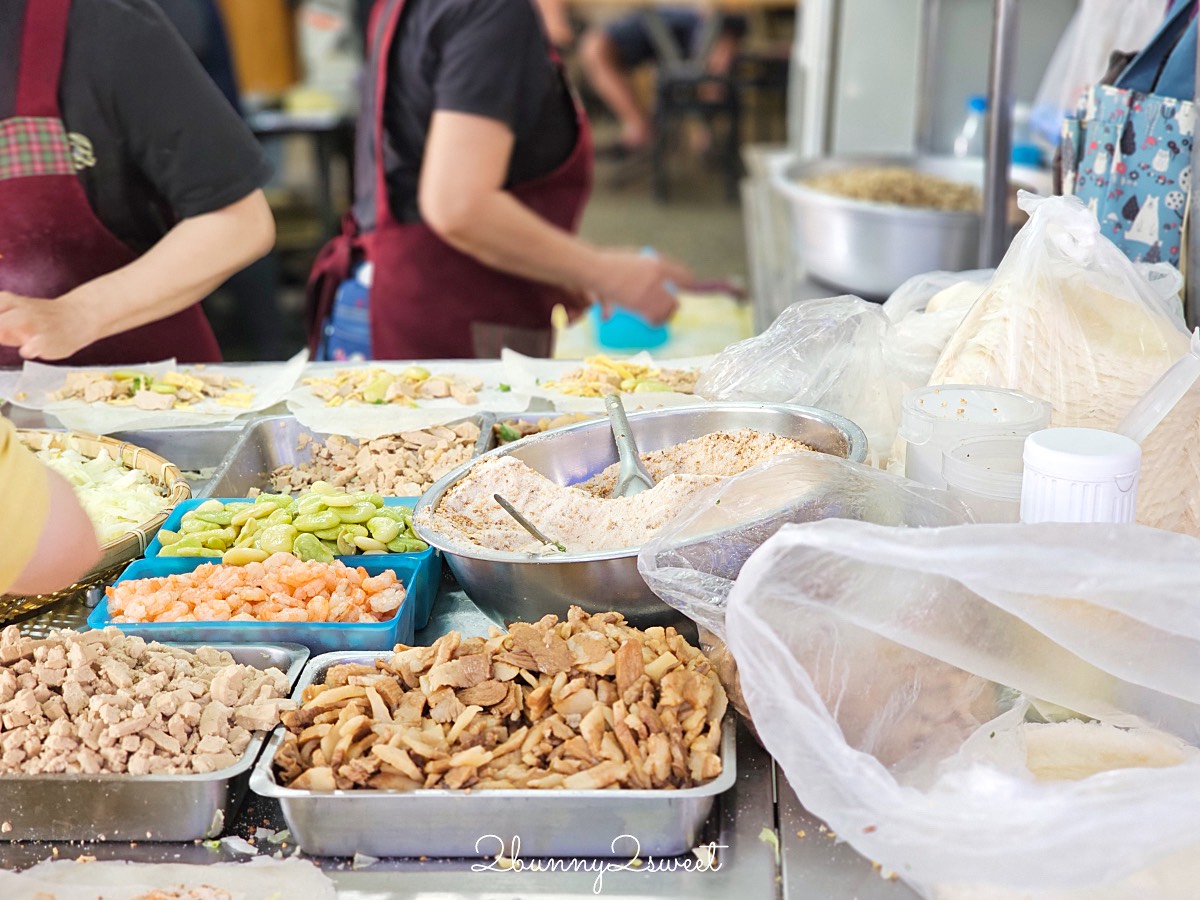 台南美食「金得春捲」國華街永樂市場必吃現包潤餅捲，9種配料好澎湃，8種甜度任選 @兔兒毛毛姊妹花