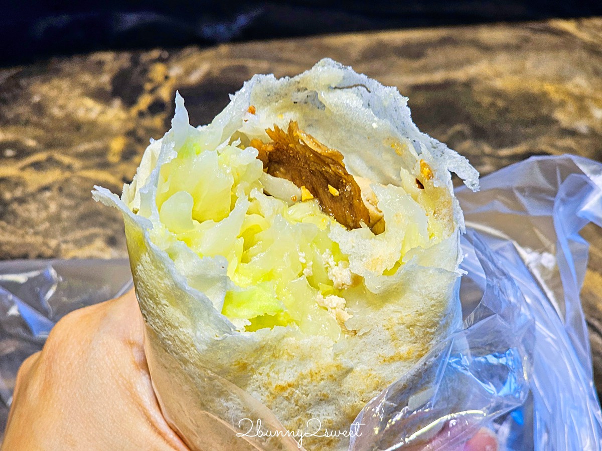 台南美食「金得春捲」國華街永樂市場必吃現包潤餅捲，9種配料好澎湃，8種甜度任選 @兔兒毛毛姊妹花