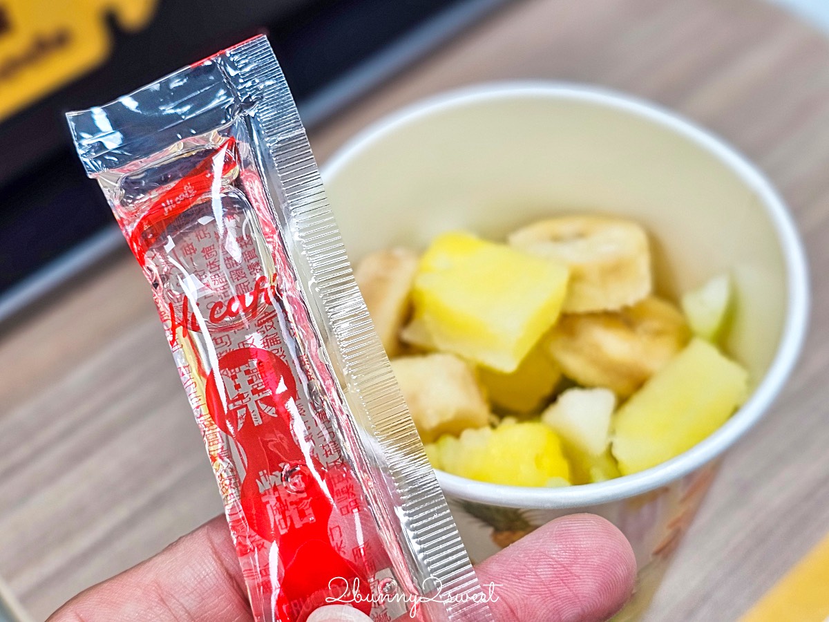 不用去日本，台灣就喝得到現打水果果昔「萊爾富果C果昔」這些門市喝得到 @兔兒毛毛姊妹花