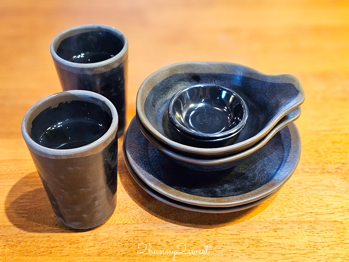 鶯歌美食「八條壽司鶯歌店」三鶯地區超人氣平價日式料理店，連平日中午都排隊 @兔兒毛毛姊妹花
