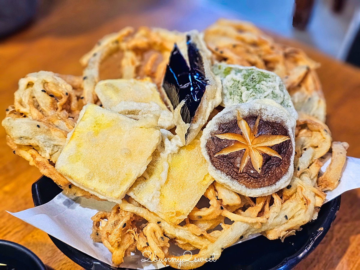 鶯歌美食「八條壽司鶯歌店」三鶯地區超人氣平價日式料理店，連平日中午都排隊 @兔兒毛毛姊妹花
