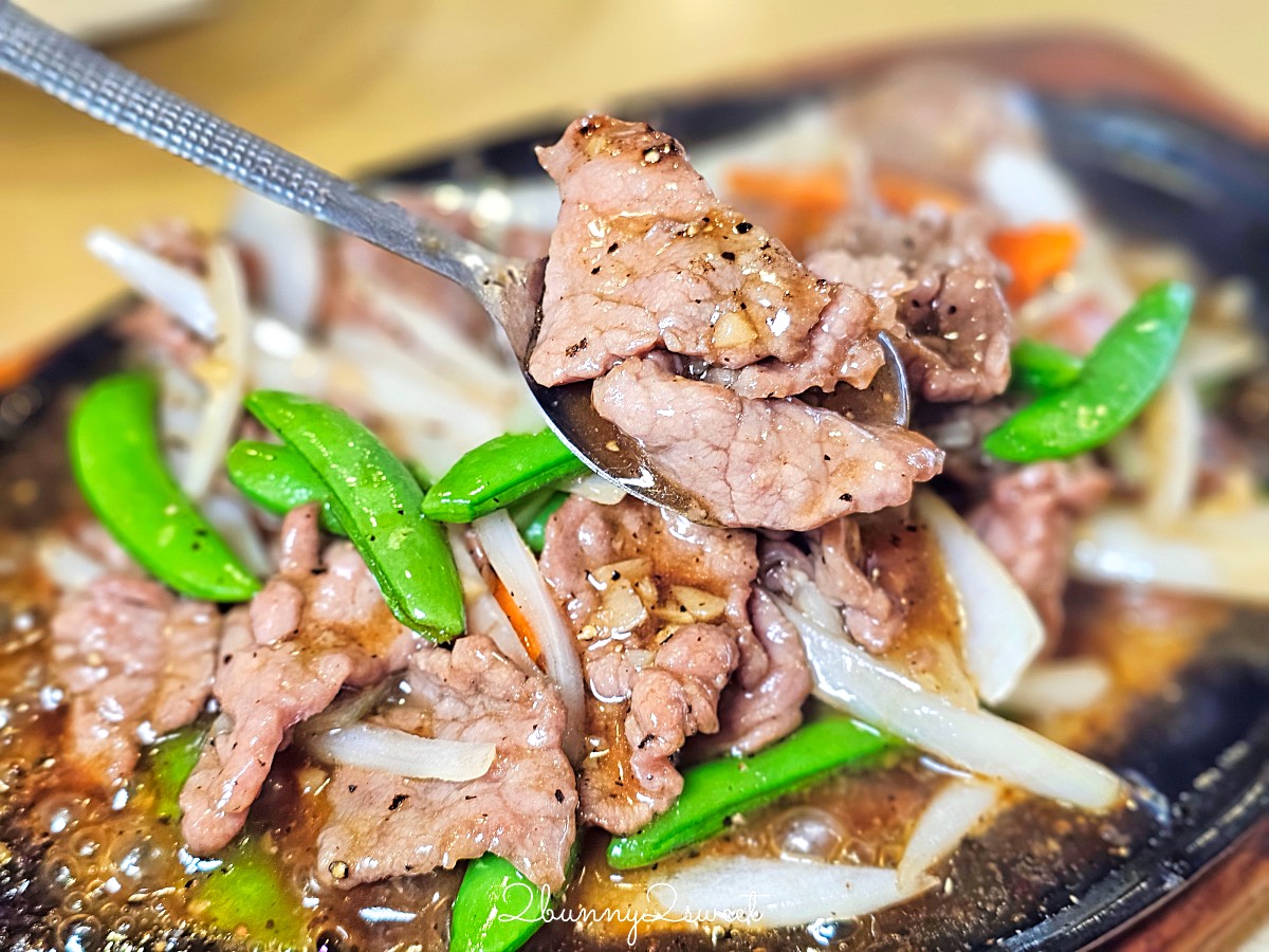 【南京三民美食】品冠客家小館：台北松山老字號客家菜，熱炒合菜經典不敗，便當也厲害 @兔兒毛毛姊妹花