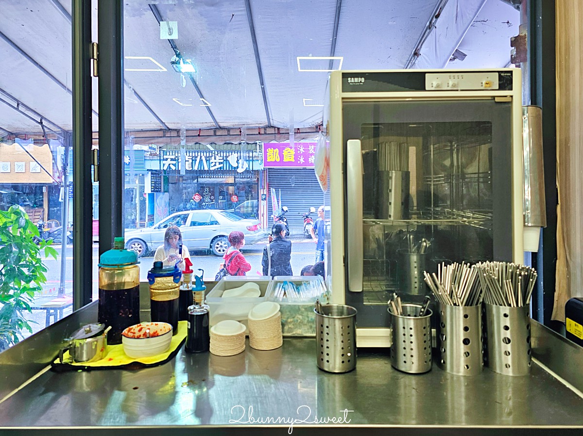 宜蘭礁溪美食【陳旺記鴨片飯】一開門就排隊的宜蘭鴨肉飯創始店，銅板價美食CP值超高 @兔兒毛毛姊妹花