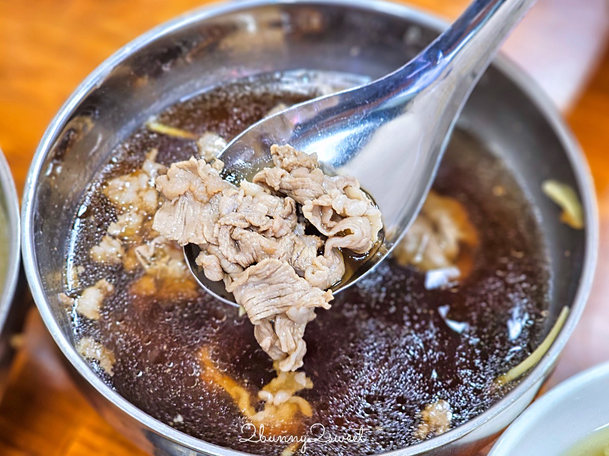 宜蘭礁溪美食【陳旺記鴨片飯】一開門就排隊的宜蘭鴨肉飯創始店，銅板價美食CP值超高 @兔兒毛毛姊妹花